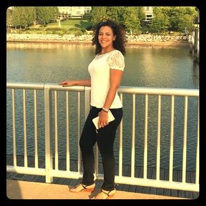 Meet your Posher, Elizabeth